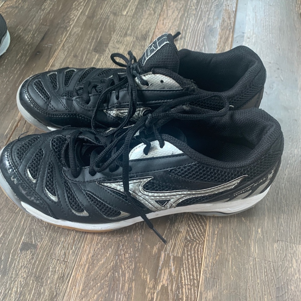 Mizzunio Volleyball Shoes